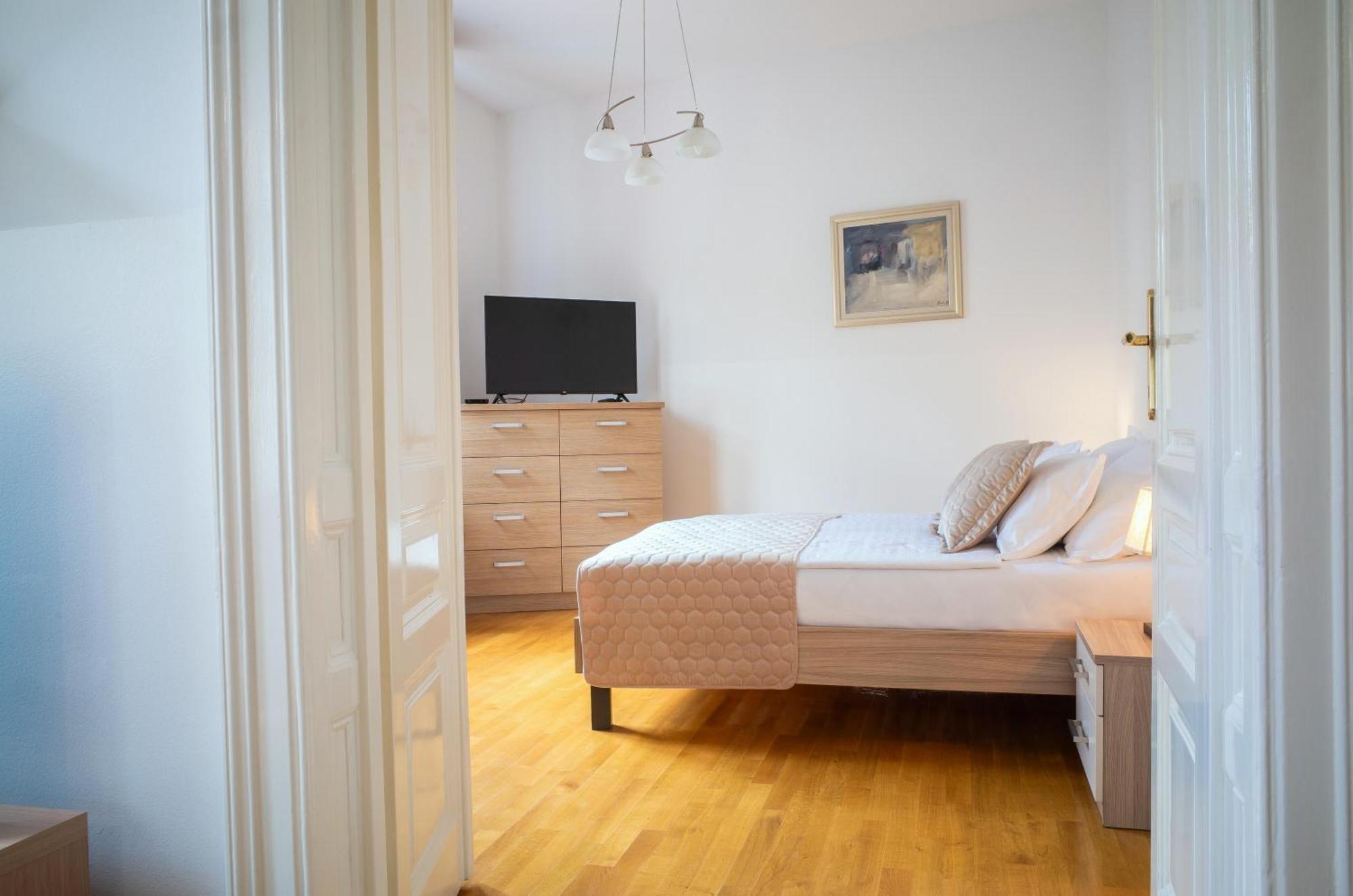 Apartment Korina - City Center ซาเกร็บ ภายนอก รูปภาพ